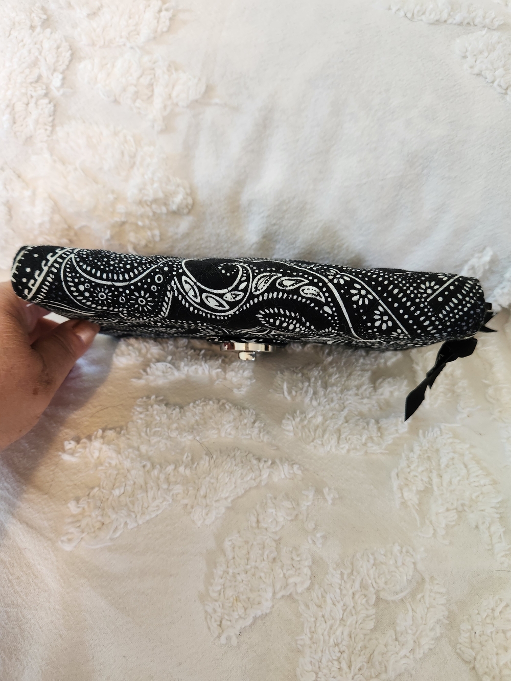 Vera Bradley Black and White Paisley Turn-Lock Wallet 3 Compartment - Picture 8 of 10